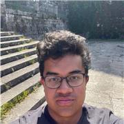 Entrenador de baloncesto con 2 años de experiencia y buena comunicación.